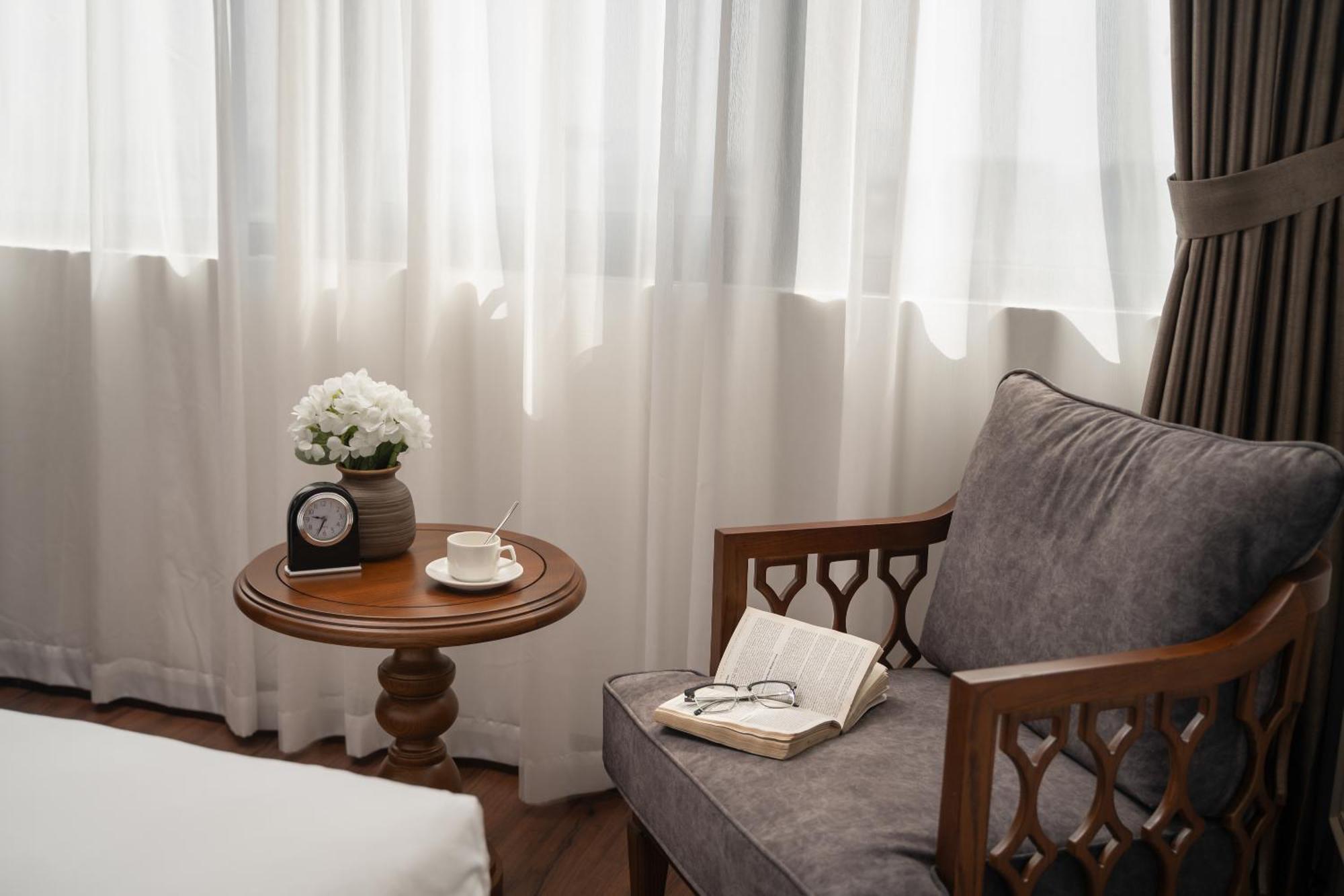 The Q Boutique Hotel Ханой Екстериор снимка