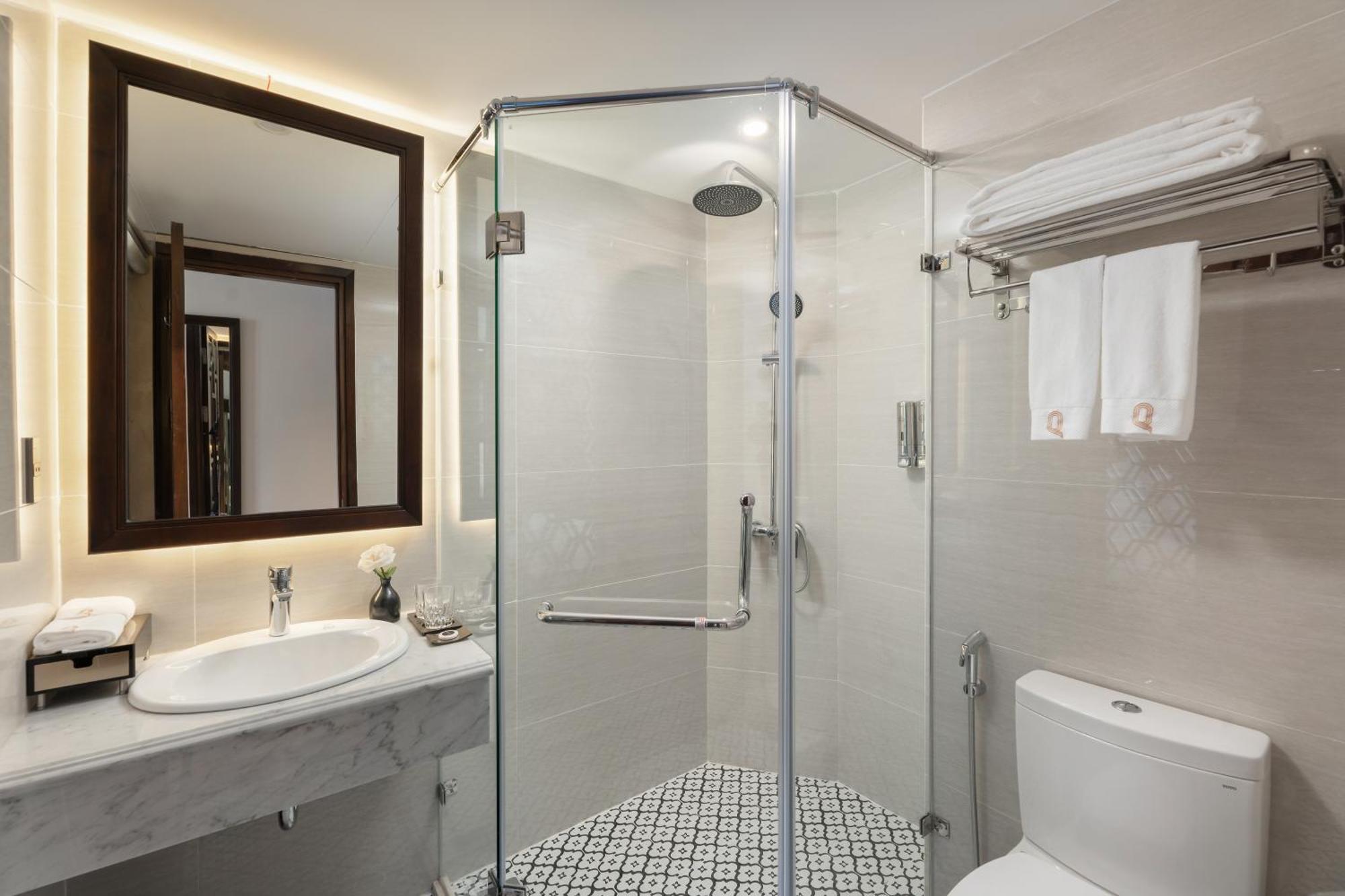 The Q Boutique Hotel Ханой Екстериор снимка