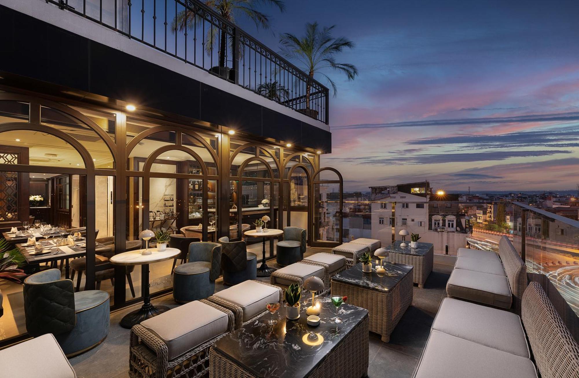 The Q Boutique Hotel Ханой Екстериор снимка
