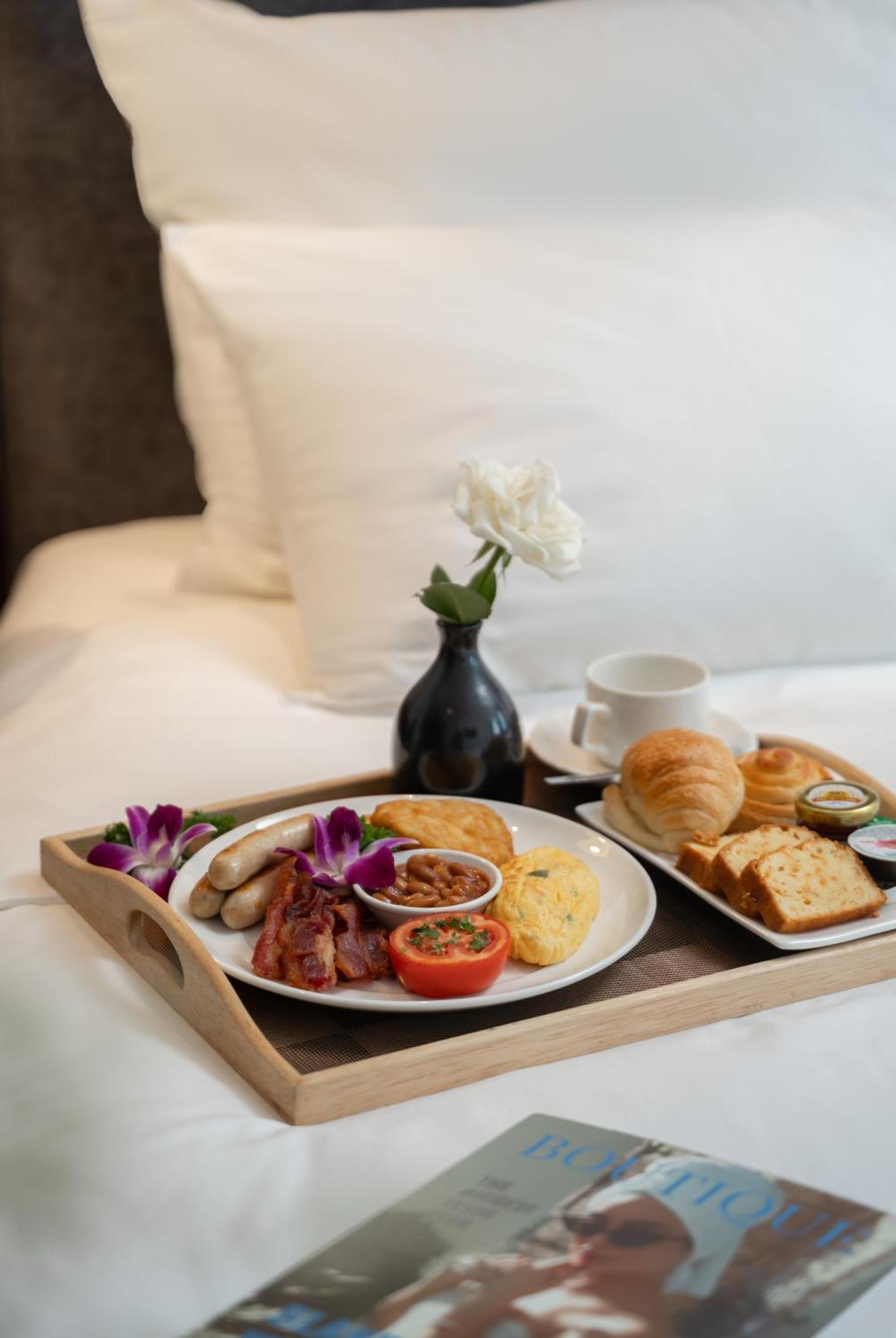 The Q Boutique Hotel Ханой Екстериор снимка