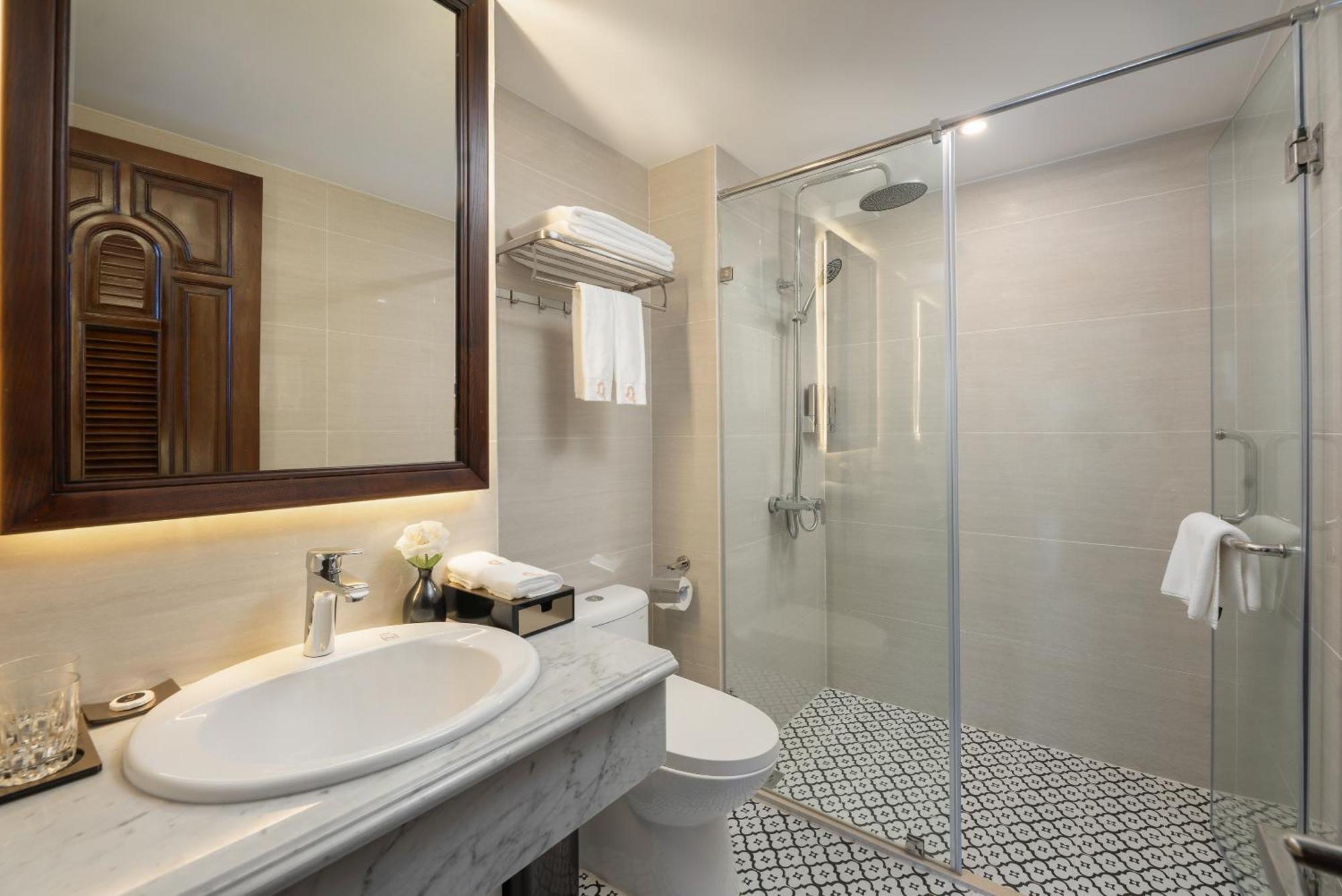 The Q Boutique Hotel Ханой Екстериор снимка