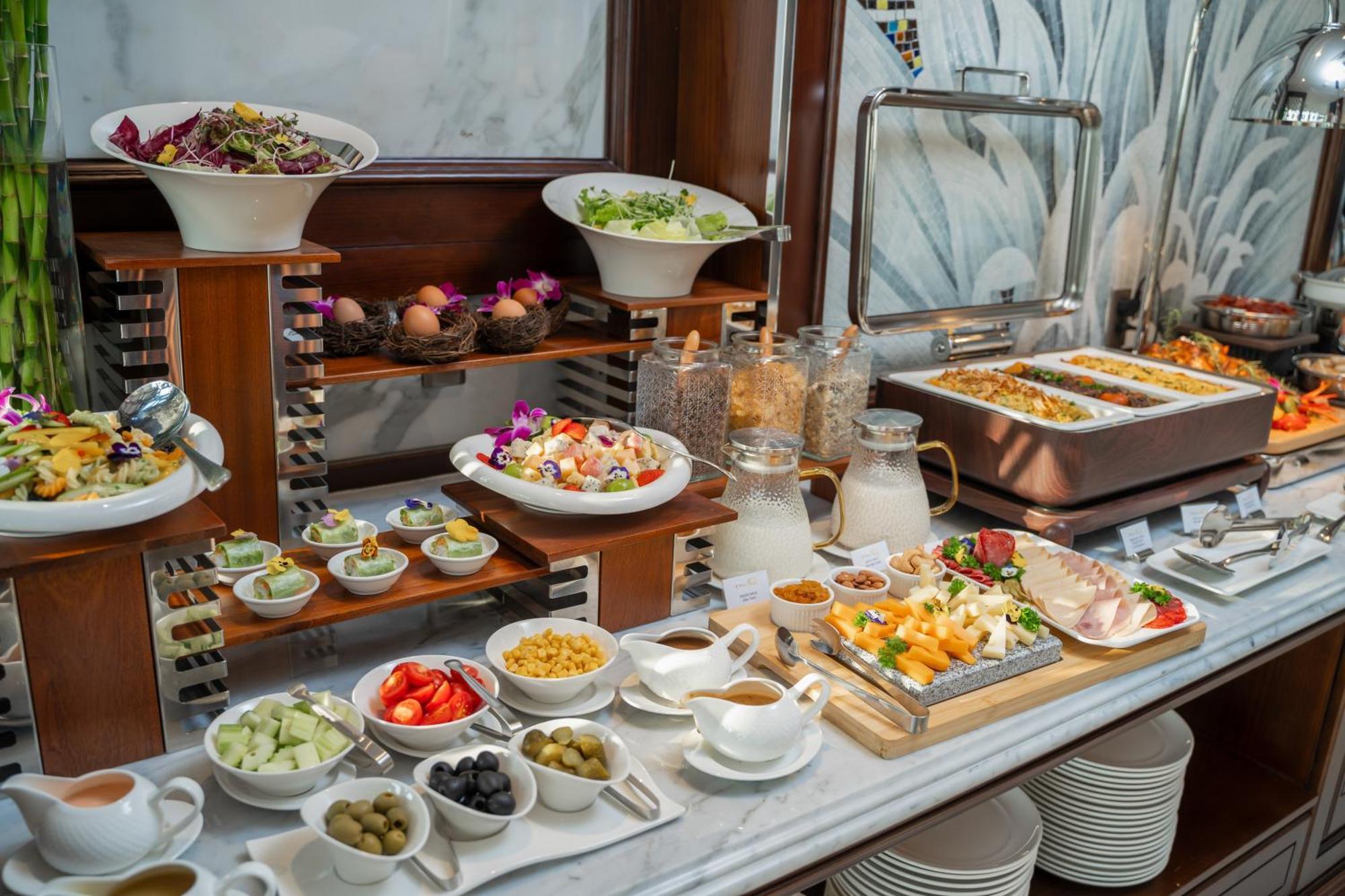 The Q Boutique Hotel Ханой Екстериор снимка