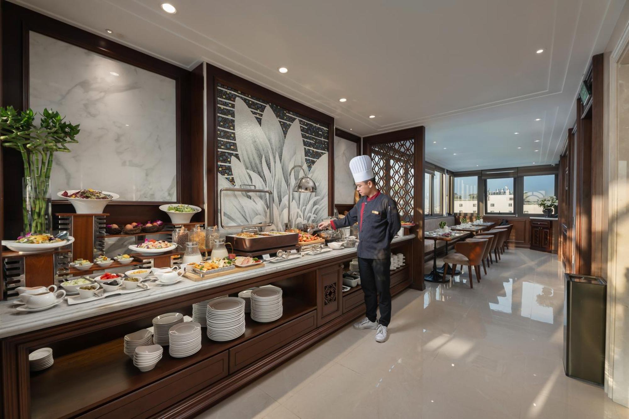 The Q Boutique Hotel Ханой Екстериор снимка