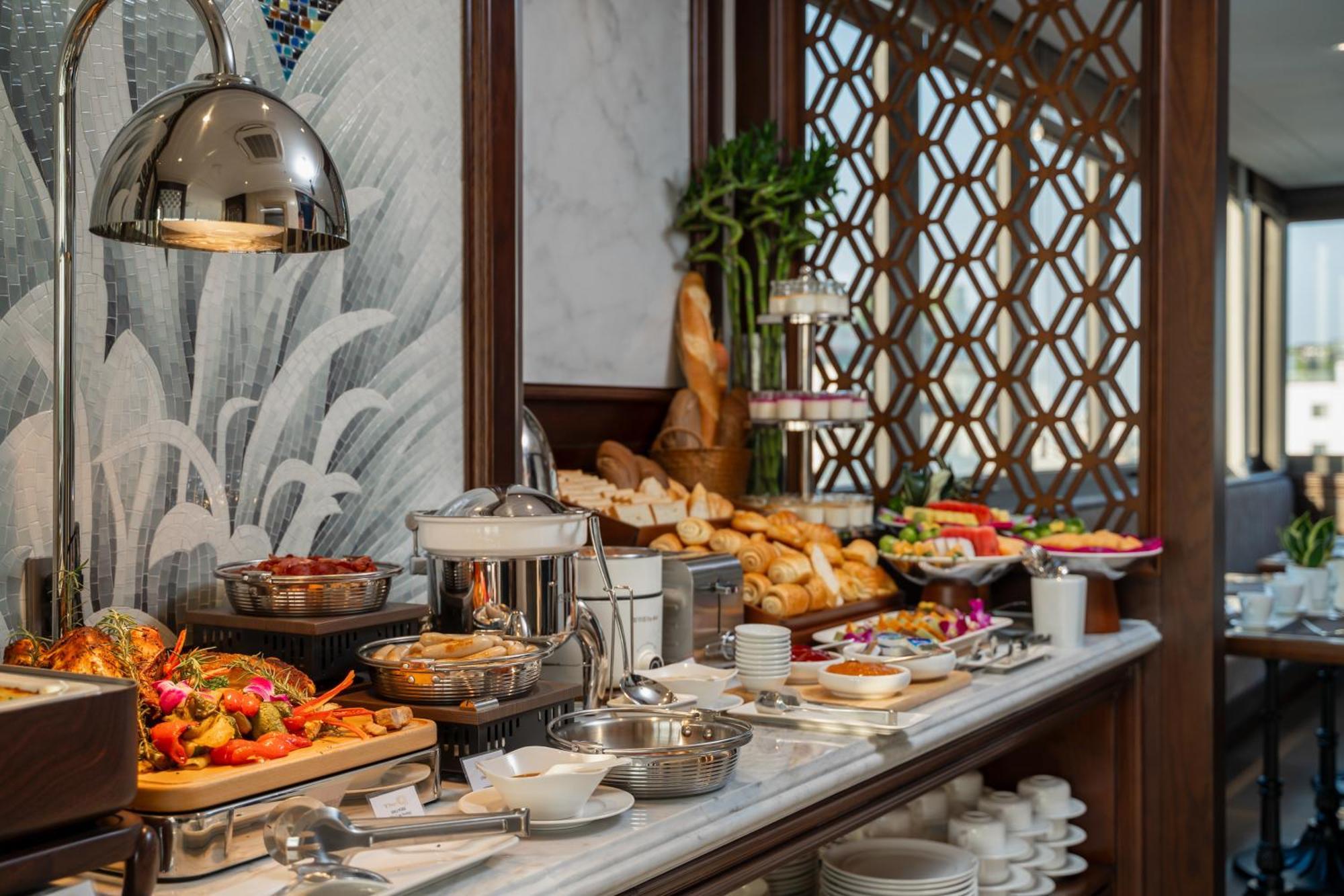 The Q Boutique Hotel Ханой Екстериор снимка