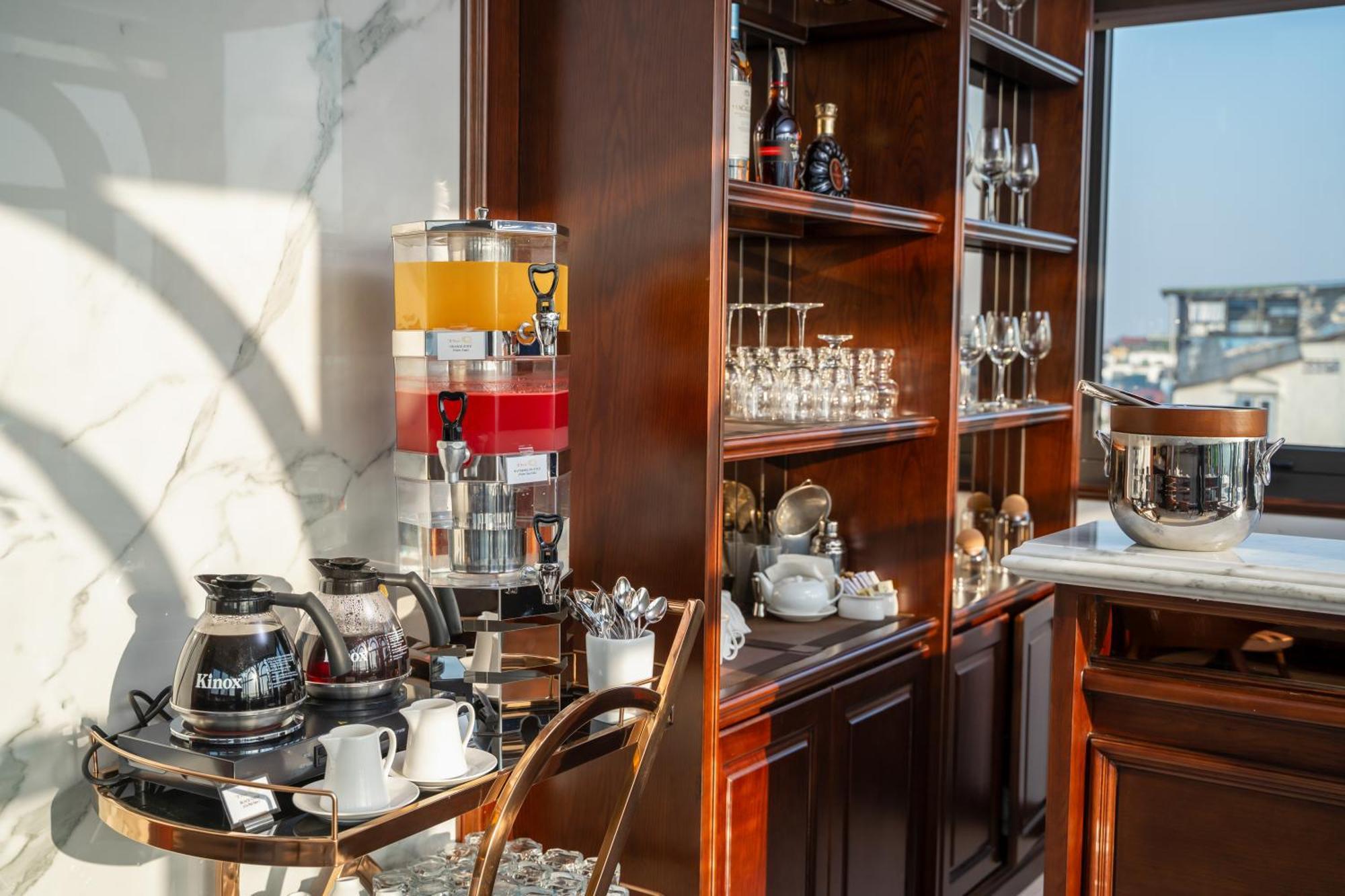 The Q Boutique Hotel Ханой Екстериор снимка